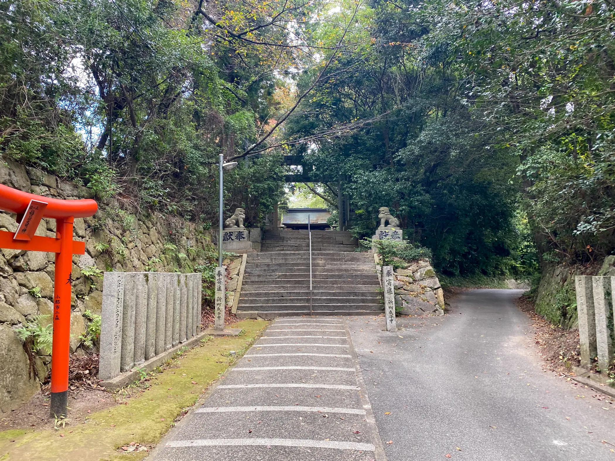 「筑紫神社」本殿へと続く道3